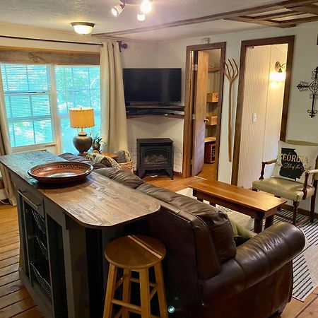 Convenient Cottage-Hot Tub, 4 Minutes To Далонега Екстериор снимка