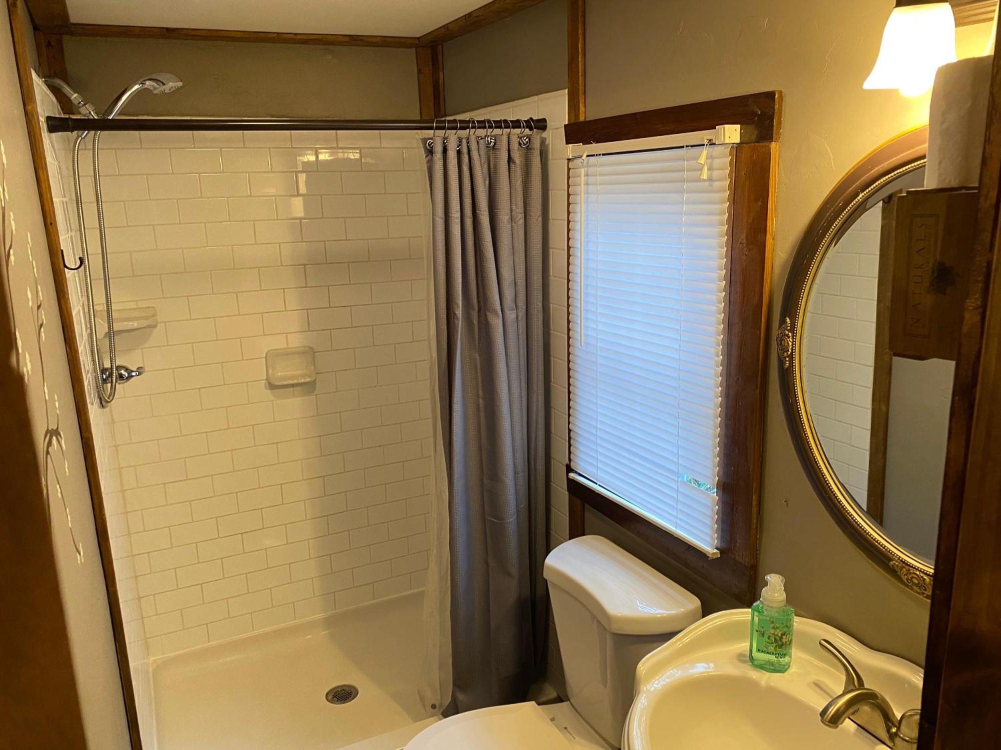 Convenient Cottage-Hot Tub, 4 Minutes To Далонега Екстериор снимка
