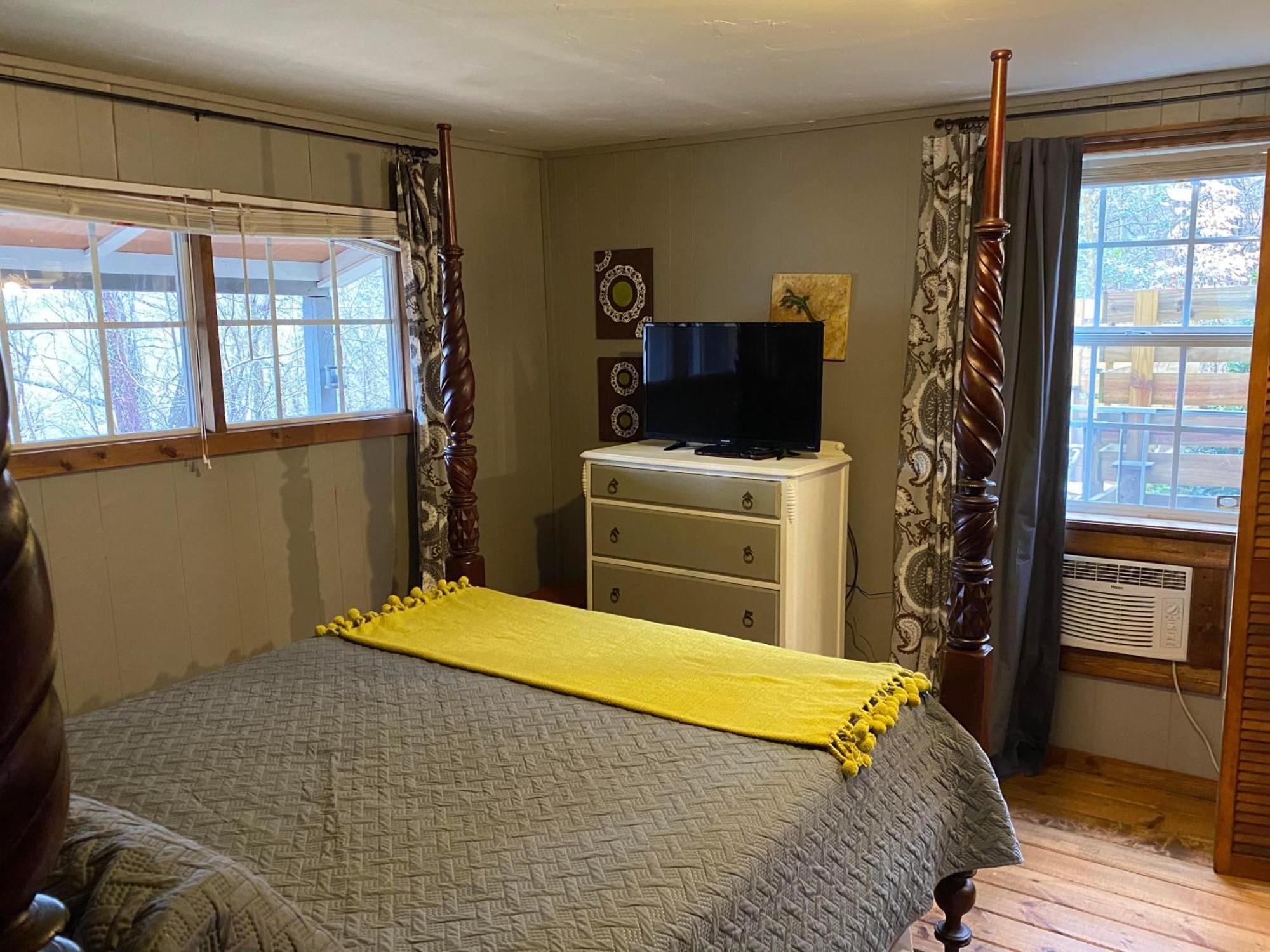 Convenient Cottage-Hot Tub, 4 Minutes To Далонега Екстериор снимка