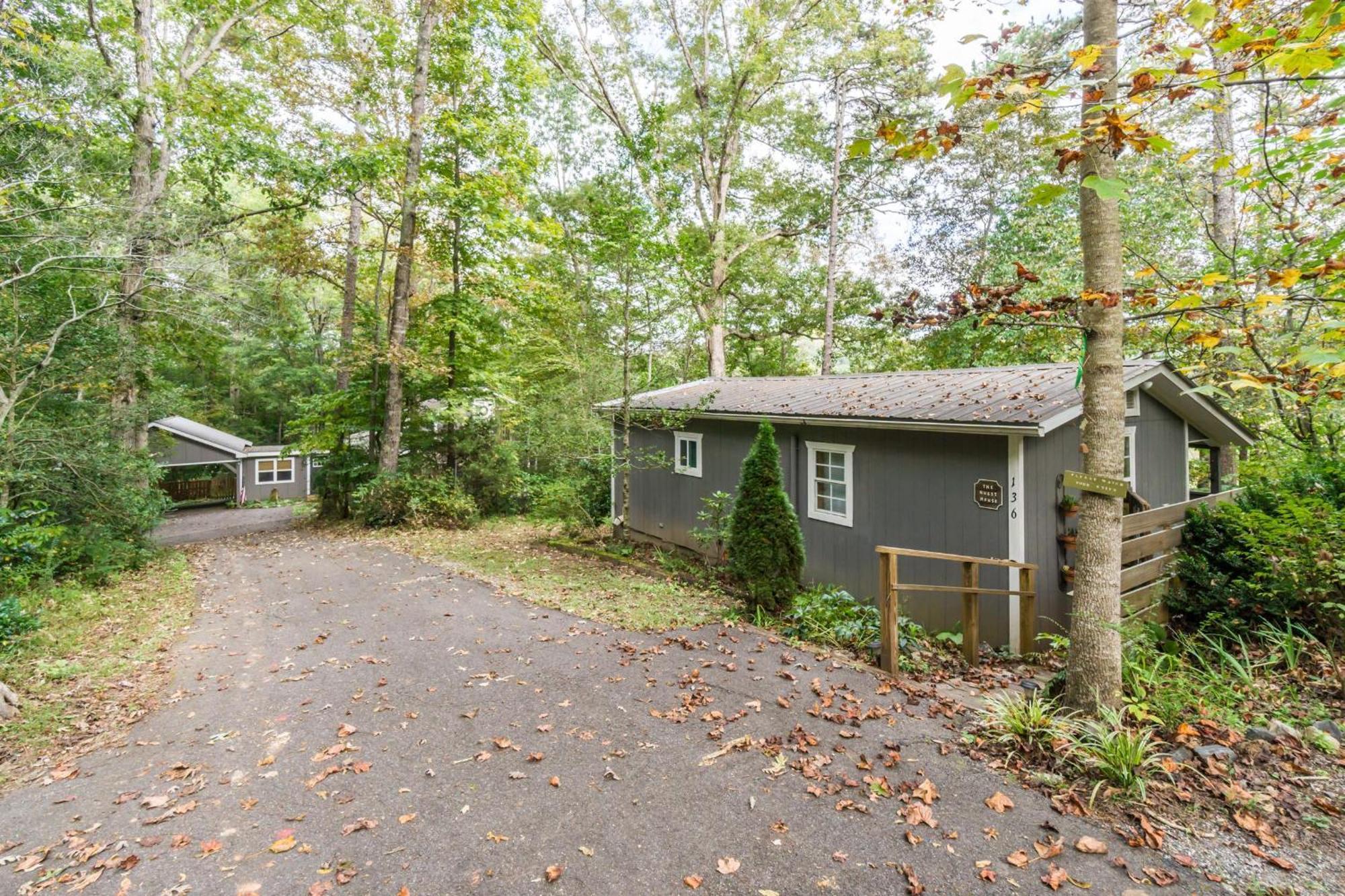 Convenient Cottage-Hot Tub, 4 Minutes To Далонега Екстериор снимка