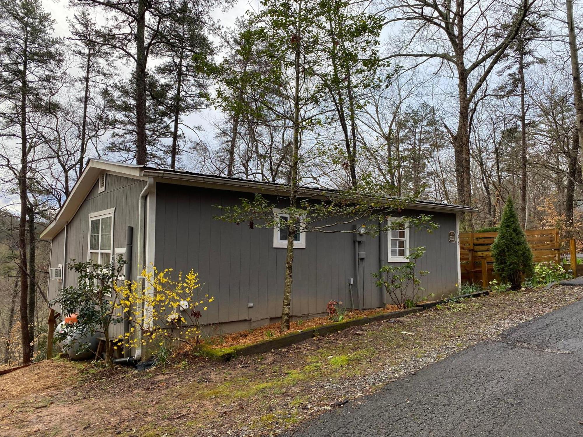 Convenient Cottage-Hot Tub, 4 Minutes To Далонега Екстериор снимка